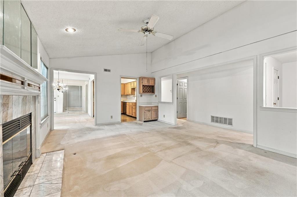 4017 S Crysler Avenue Property Photo 10