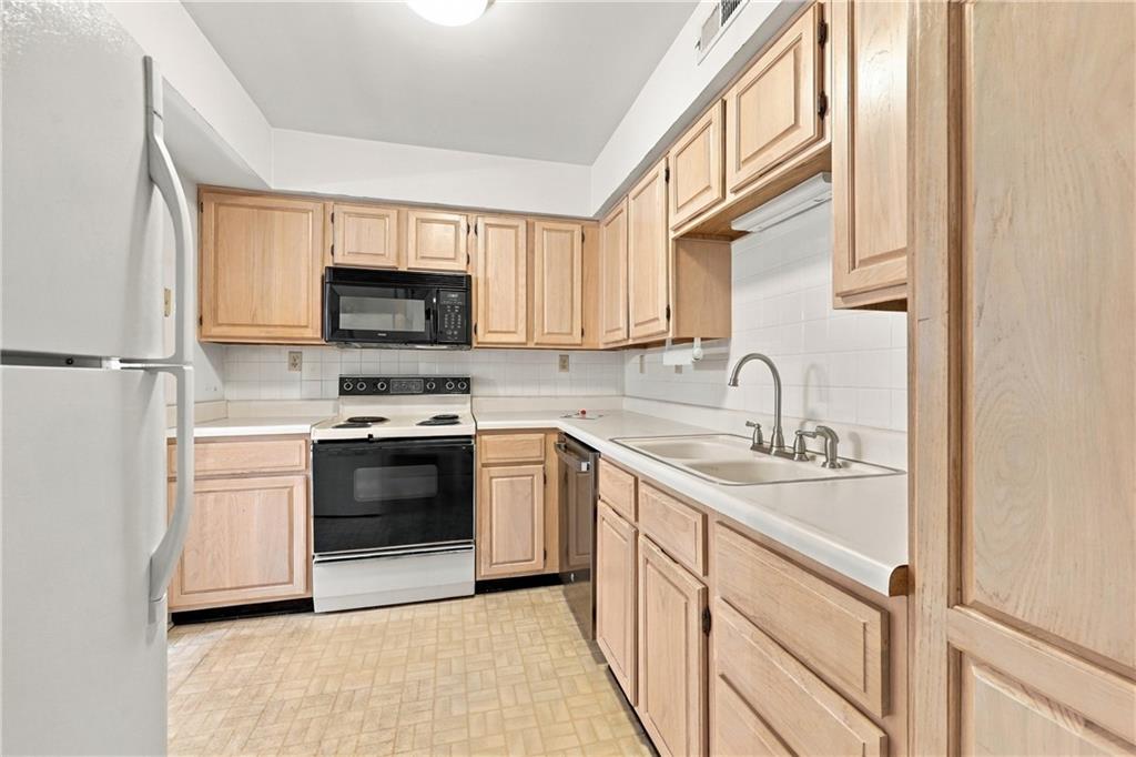 4017 S Crysler Avenue Property Photo 11
