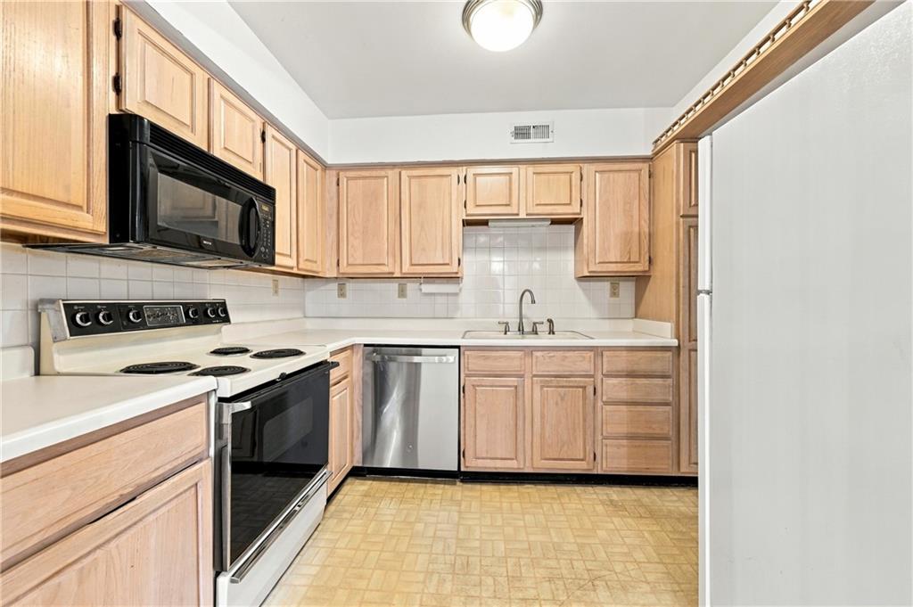 4017 S Crysler Avenue Property Photo 12