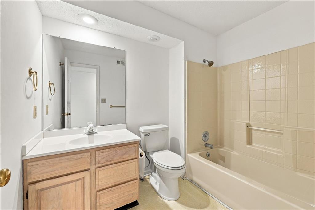 4017 S Crysler Avenue Property Photo 20
