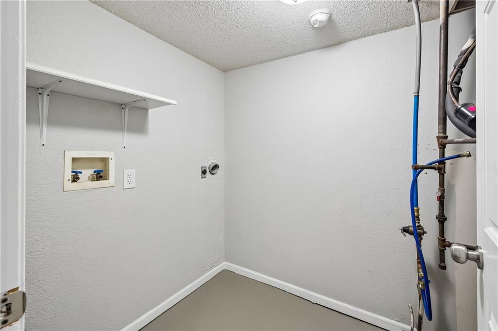 836-38 Walker Court Property Photo 29