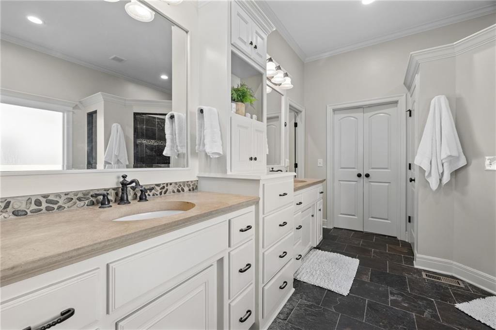 18101 Sunset Drive Property Photo 33