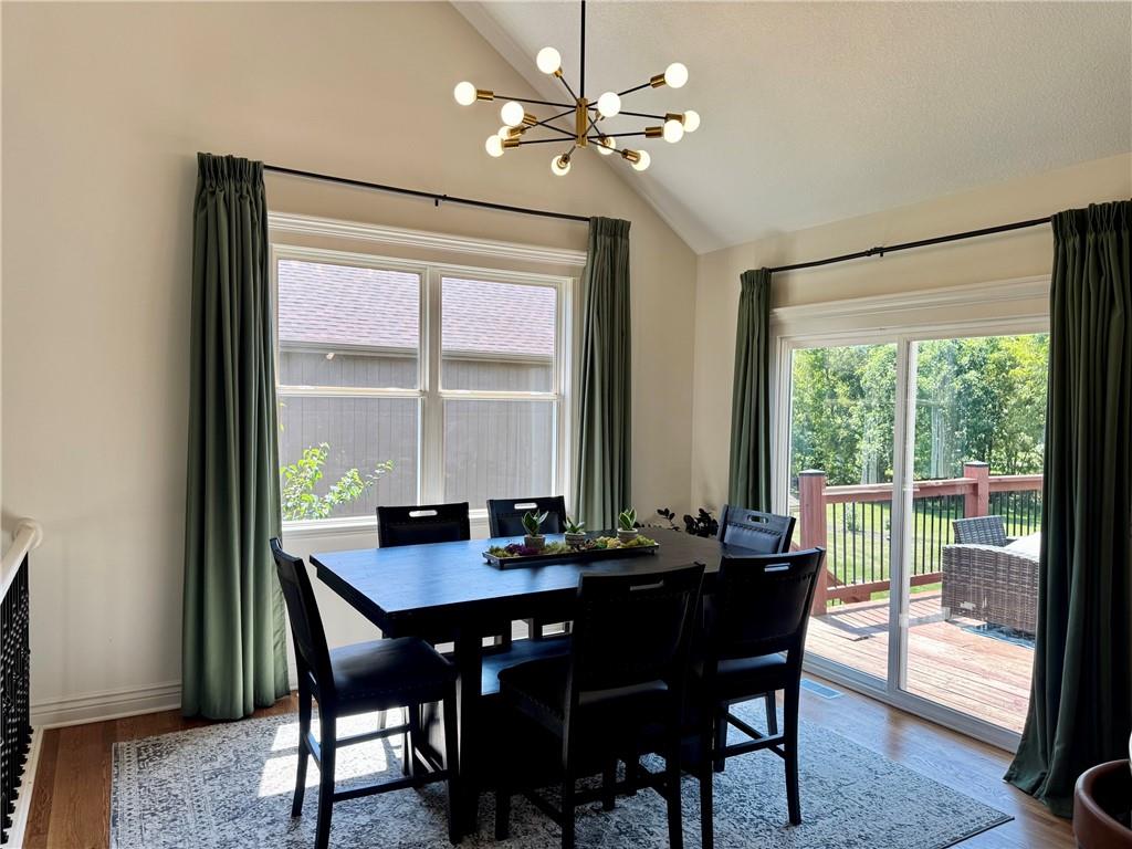 112 S Westglen Drive Property Photo 10