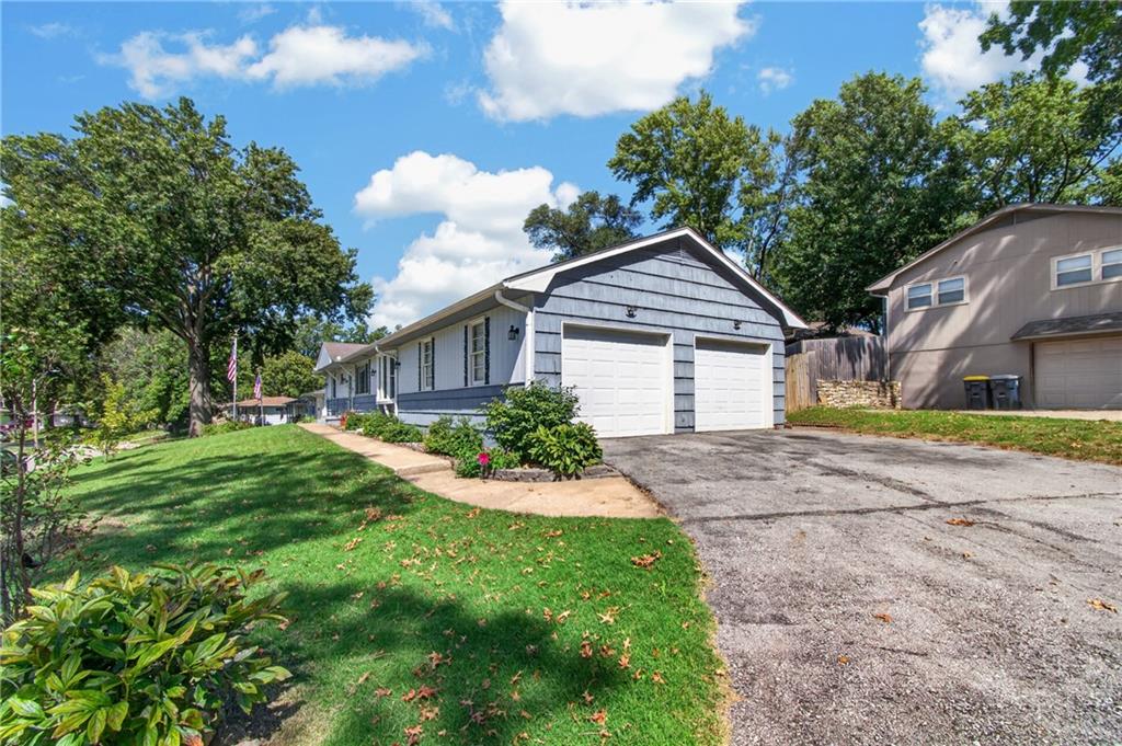 11415 Myrtle Avenue Property Photo 2
