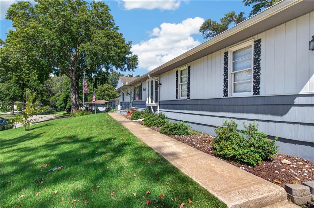 11415 Myrtle Avenue Property Photo 3
