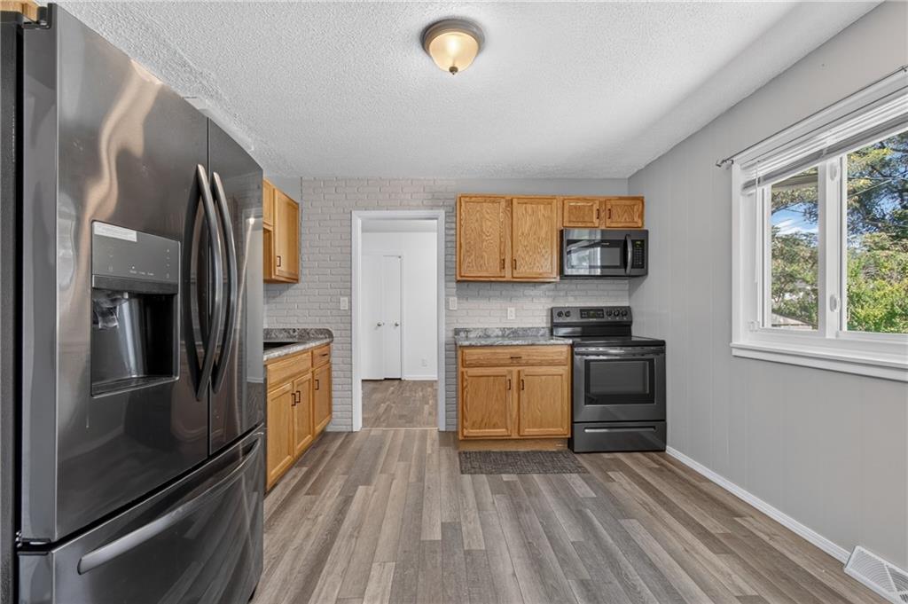 11415 Myrtle Avenue Property Photo 5