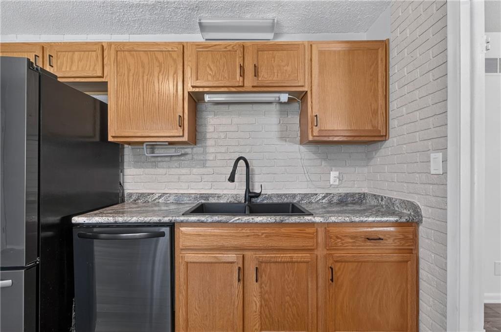 11415 Myrtle Avenue Property Photo 8