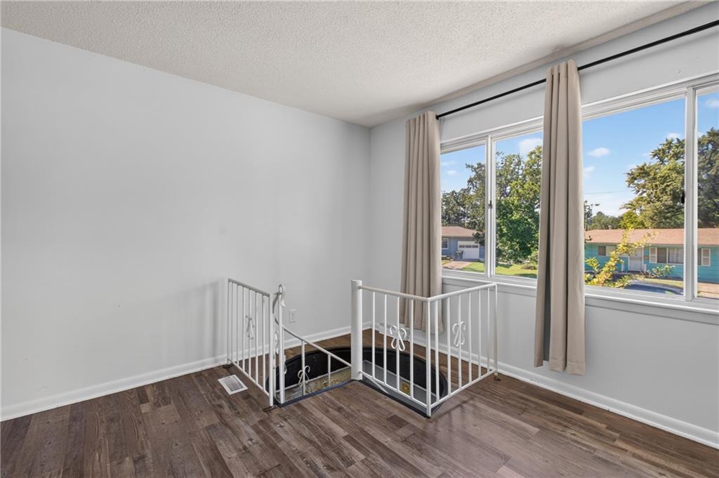 11415 Myrtle Avenue Property Photo 18