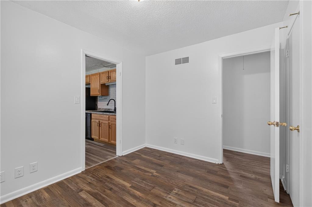 11415 Myrtle Avenue Property Photo 33