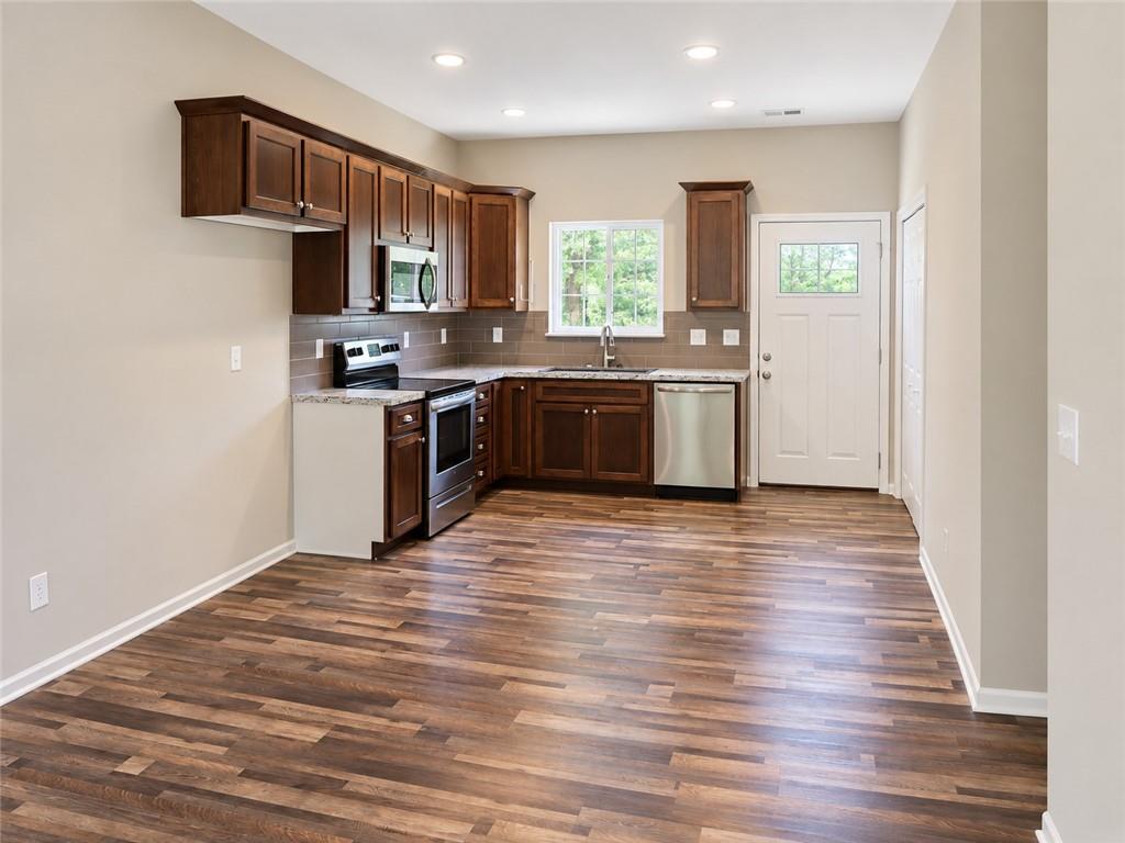 618 N Cedar Street Property Photo 10