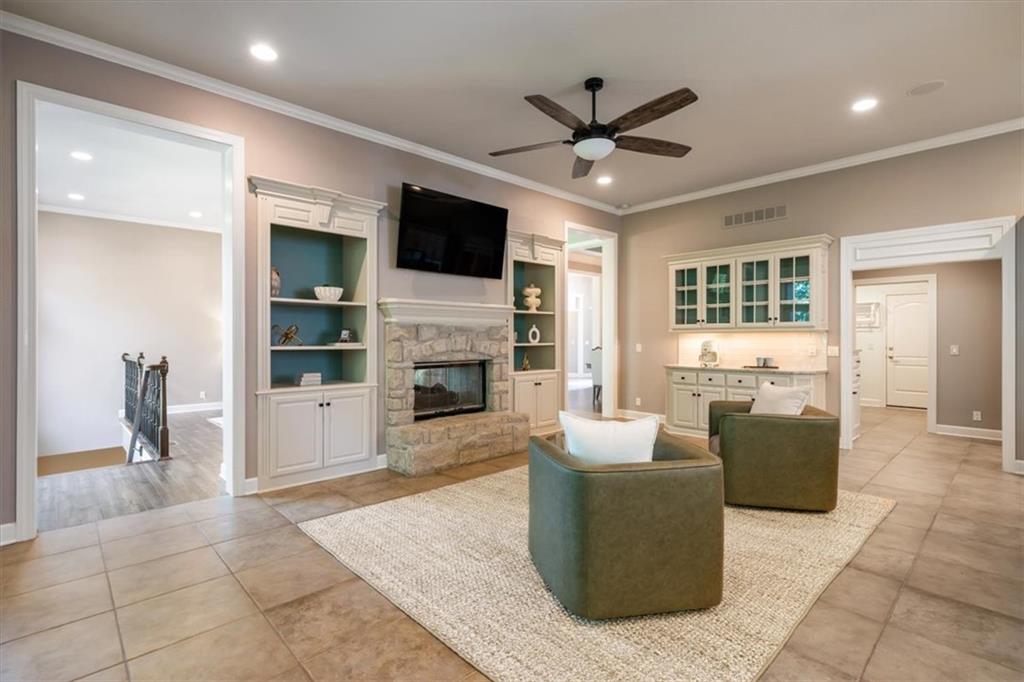 750 Suffolk Lane Property Photo 21