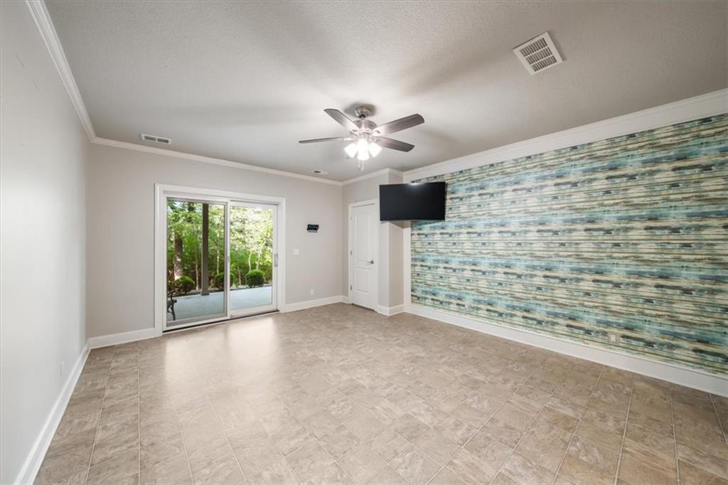 750 Suffolk Lane Property Photo 44