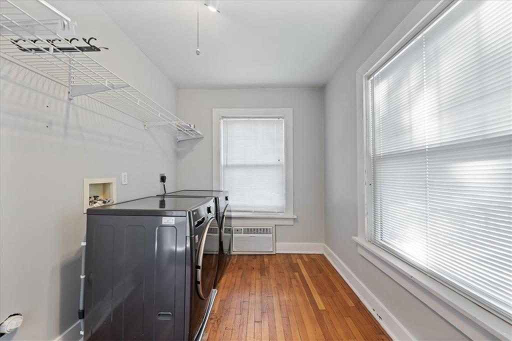 406 E 43rd Street Property Photo 14