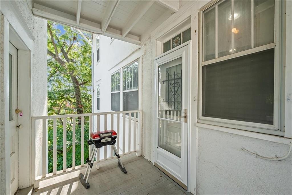 406 E 43rd Street Property Photo 15