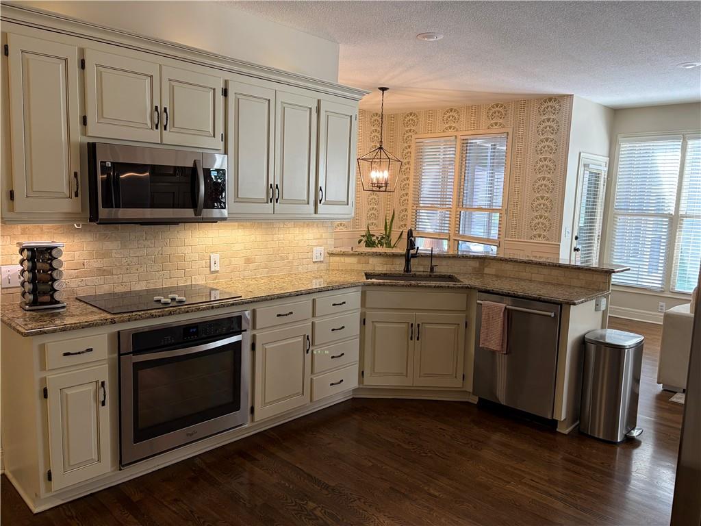 5812 Manor Drive Property Photo 5