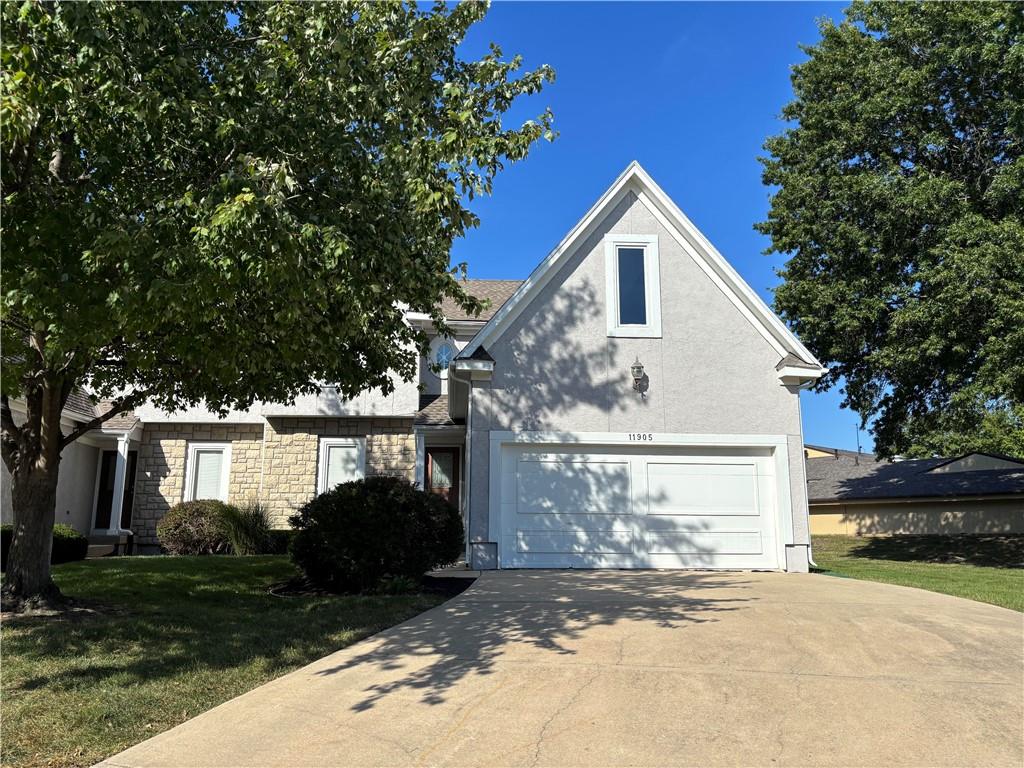 11905 Westgate Circle Property Photo 1