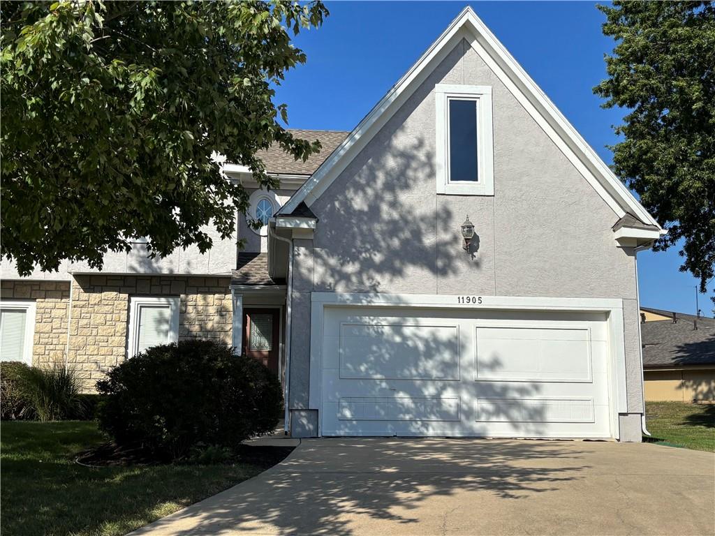 11905 Westgate Circle Property Photo 2