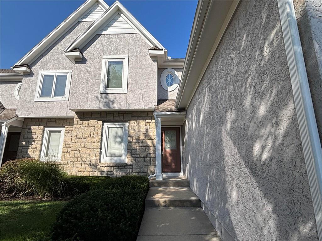 11905 Westgate Circle Property Photo 3