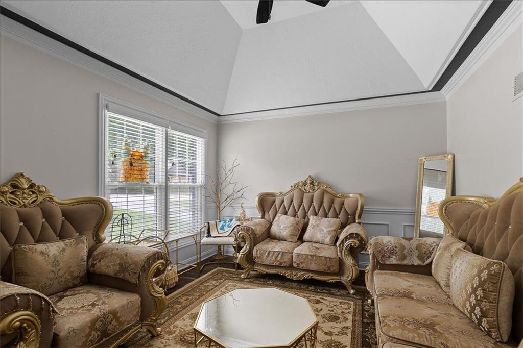 7007 Lakeshore Drive Property Photo 4