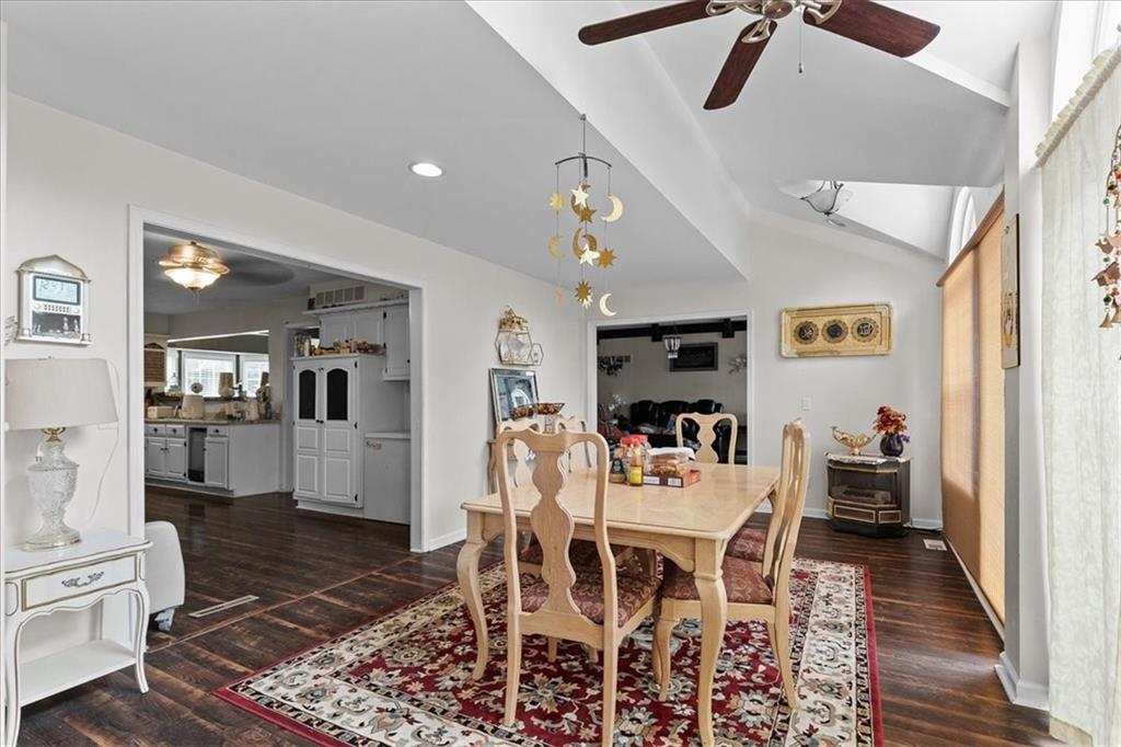 7007 Lakeshore Drive Property Photo 11