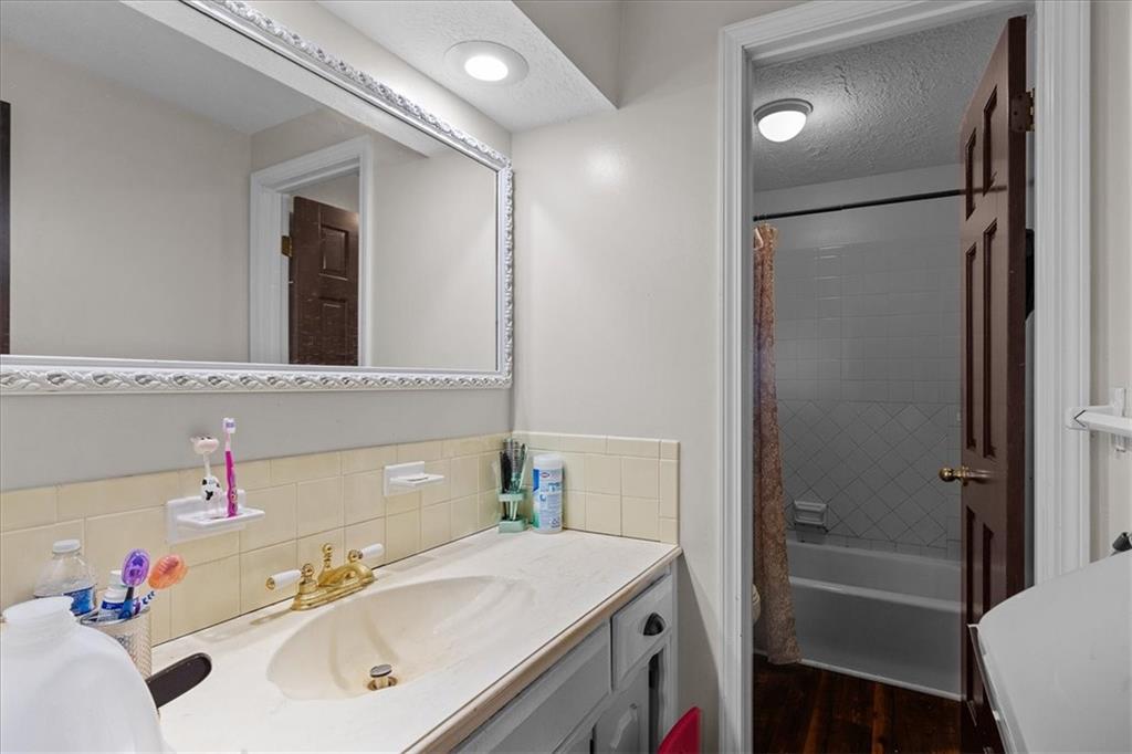 7007 Lakeshore Drive Property Photo 18