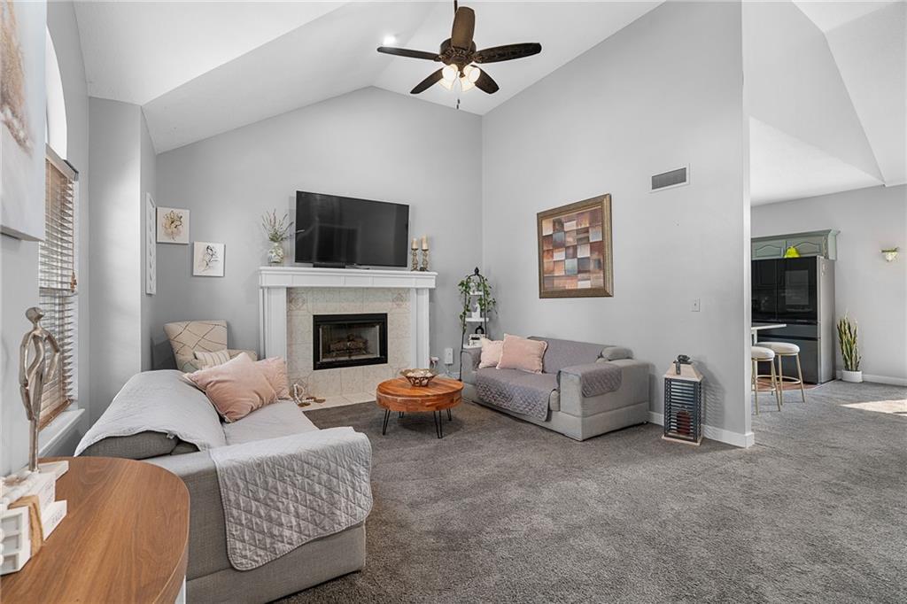 8705 N Carson Avenue Property Photo 3