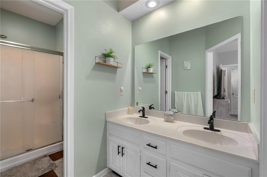 8705 N Carson Avenue Property Photo 15