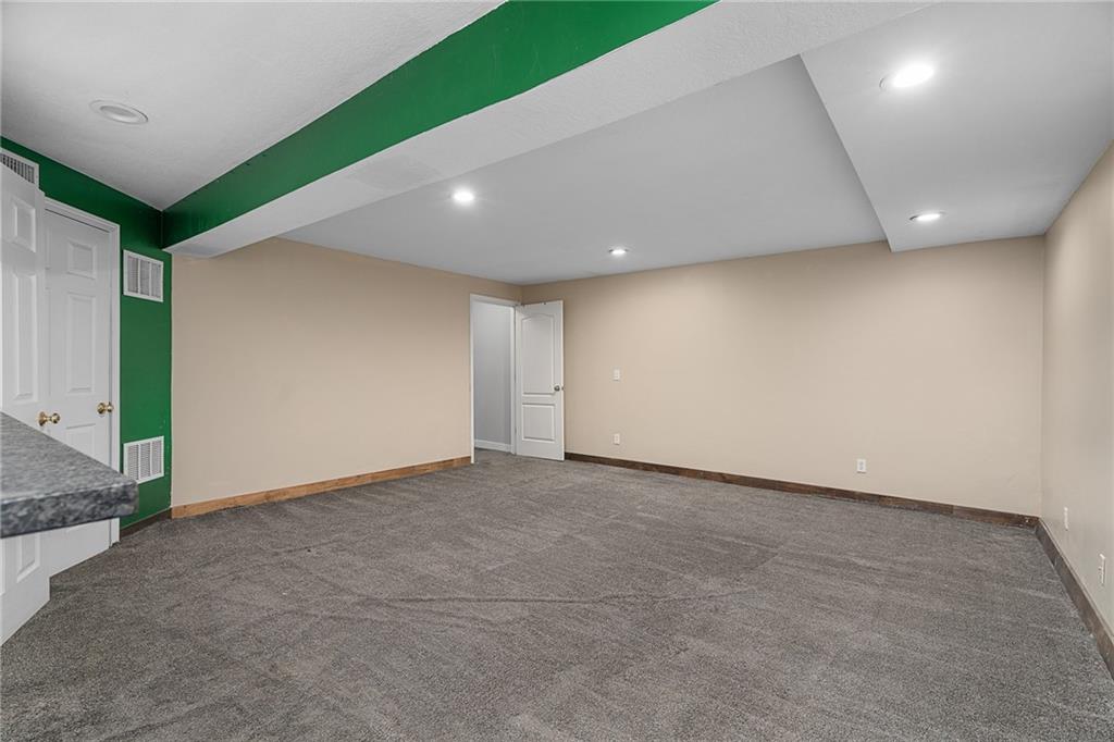 8705 N Carson Avenue Property Photo 22