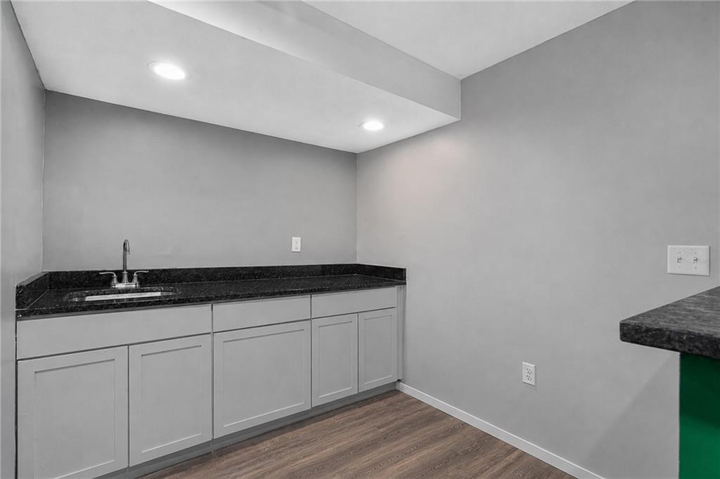 8705 N Carson Avenue Property Photo 23
