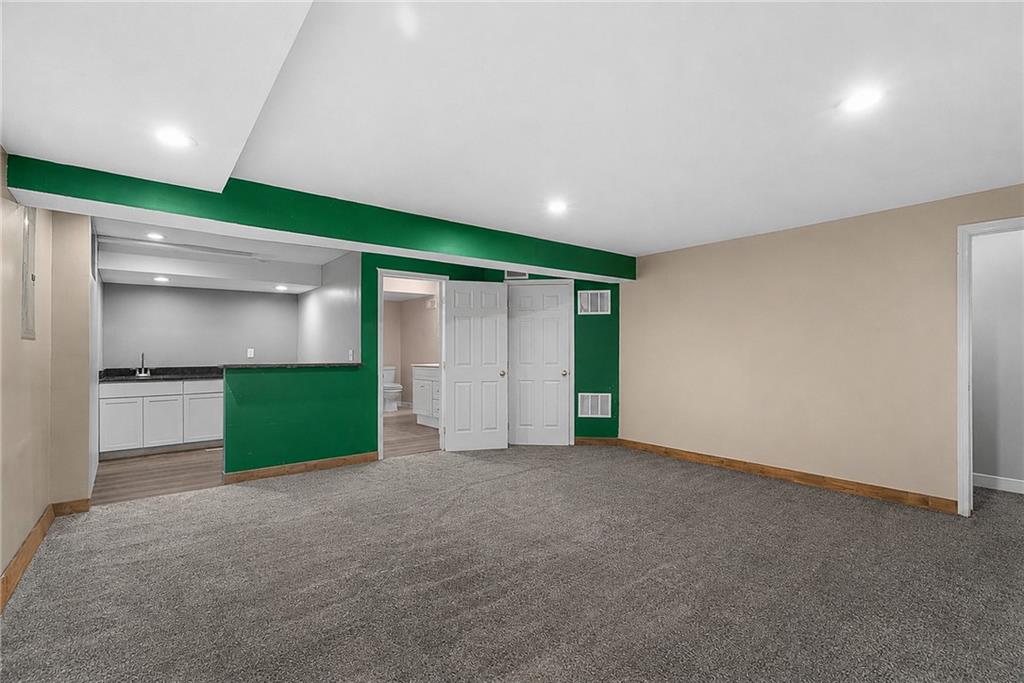8705 N Carson Avenue Property Photo 24