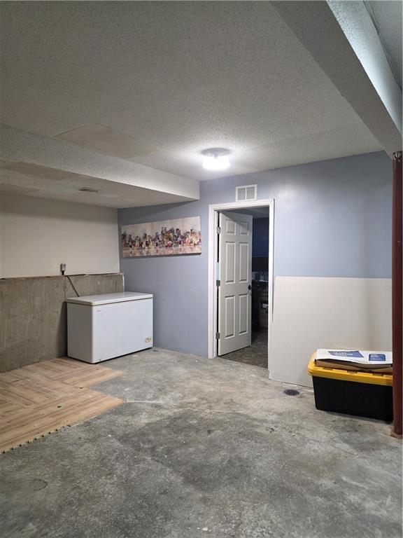 8705 N Carson Avenue Property Photo 25