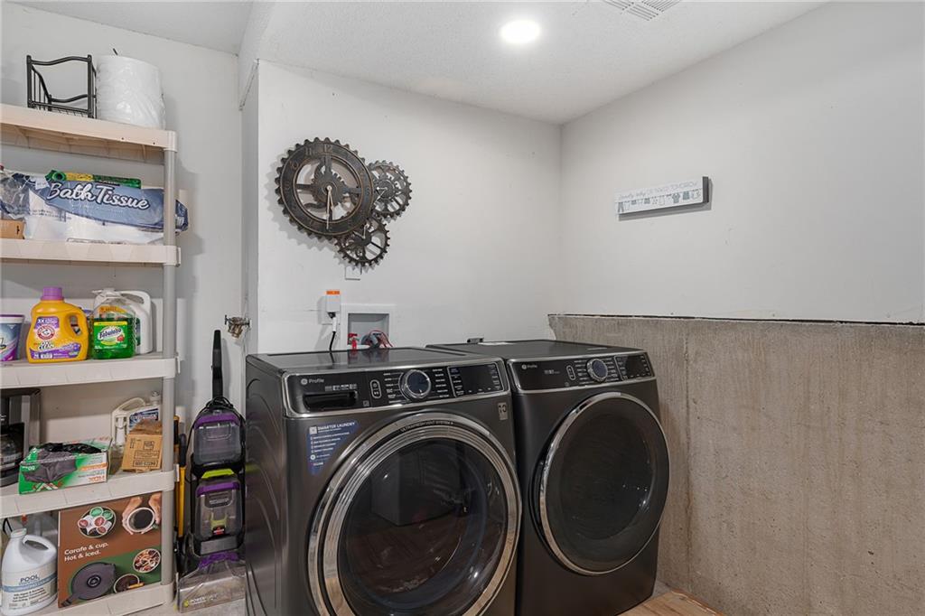 8705 N Carson Avenue Property Photo 27