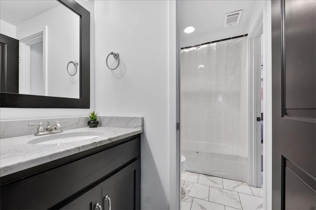 1016 Bridgeshire Drive Property Photo 43