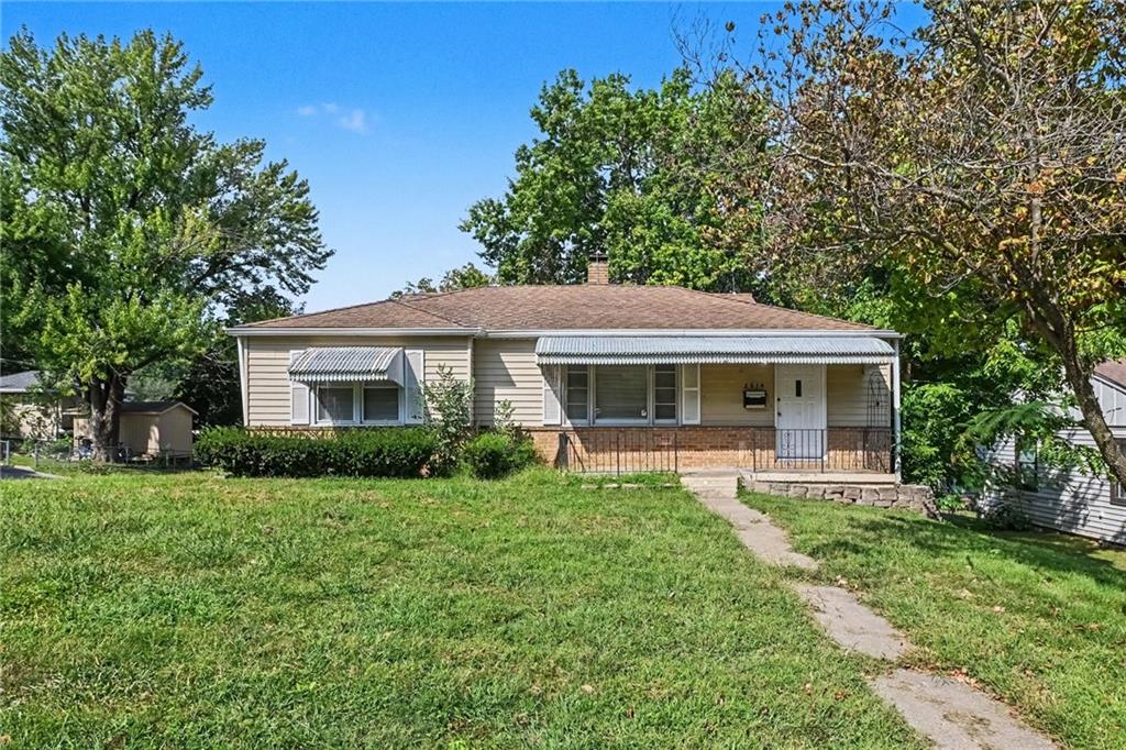 2614 S Northern Boulevard Property Photo 1