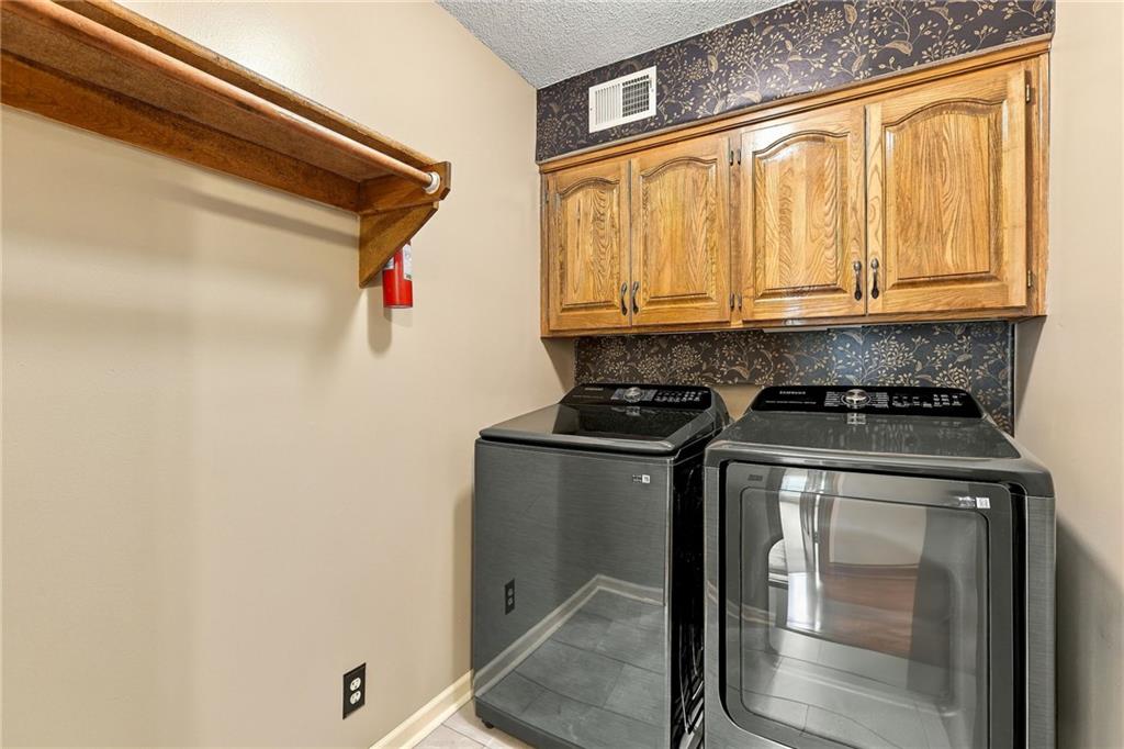 17555 W 112th Street Property Photo 28