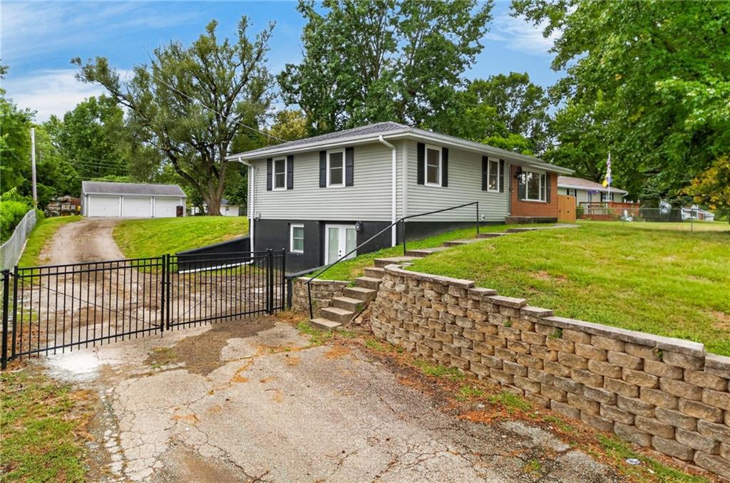 5402 Frederick Avenue Property Photo 5