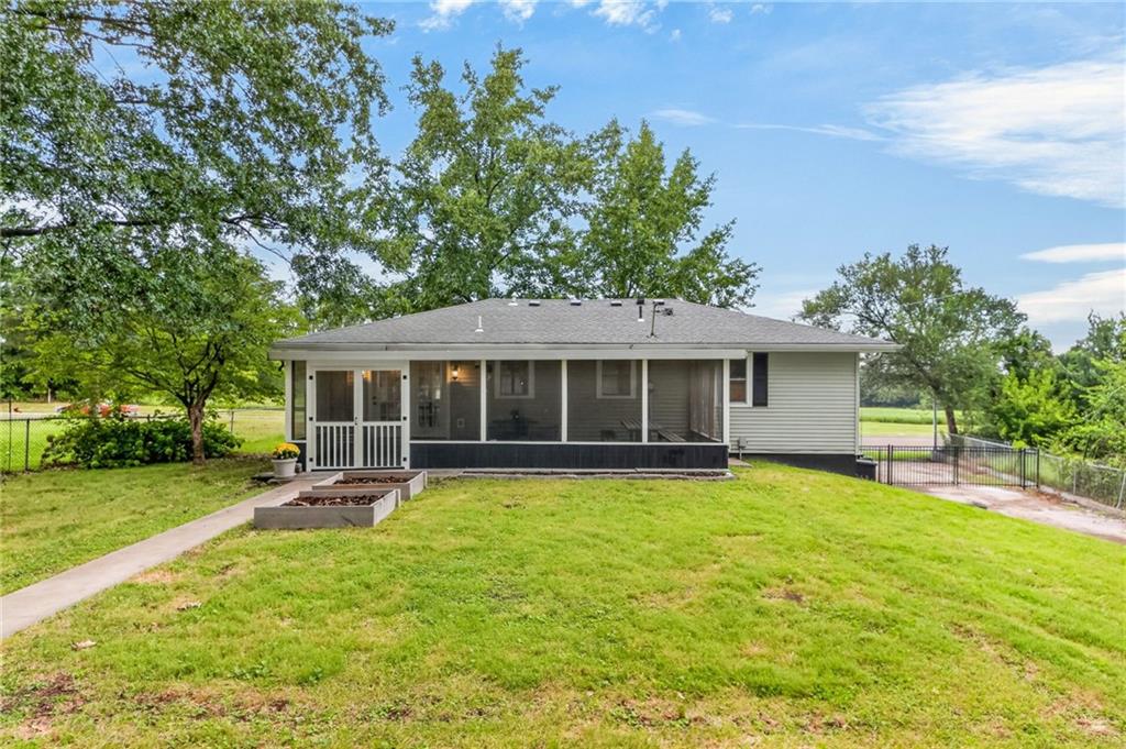 5402 Frederick Avenue Property Photo 8