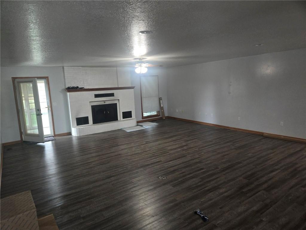 529 Se Dd Highway Property Photo 3