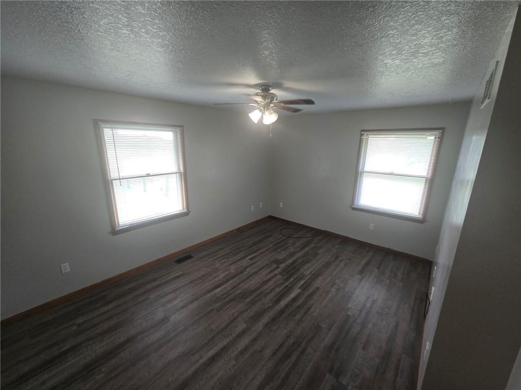 529 Se Dd Highway Property Photo 12