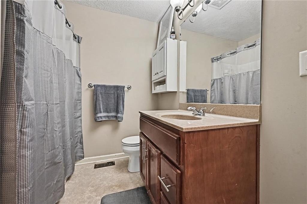 2402 Shirley Drive Property Photo 13