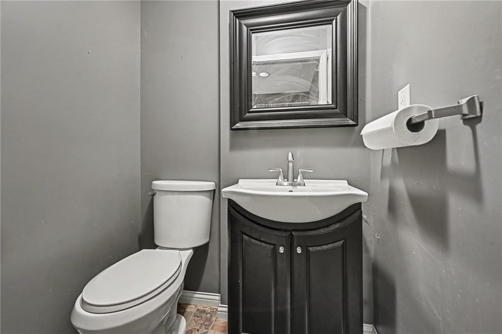 2402 Shirley Drive Property Photo 17