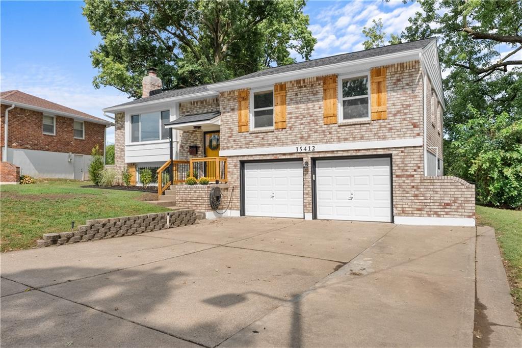 15412 E 42nd Place Property Photo 3