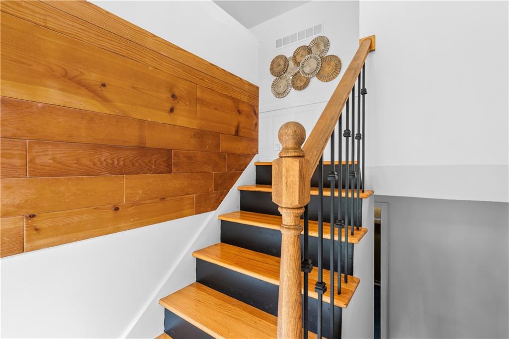 15412 E 42nd Place Property Photo 10