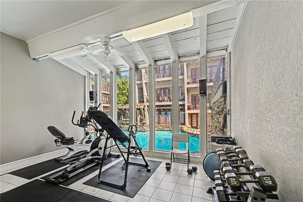 1111 W 46th Street Property Photo 15