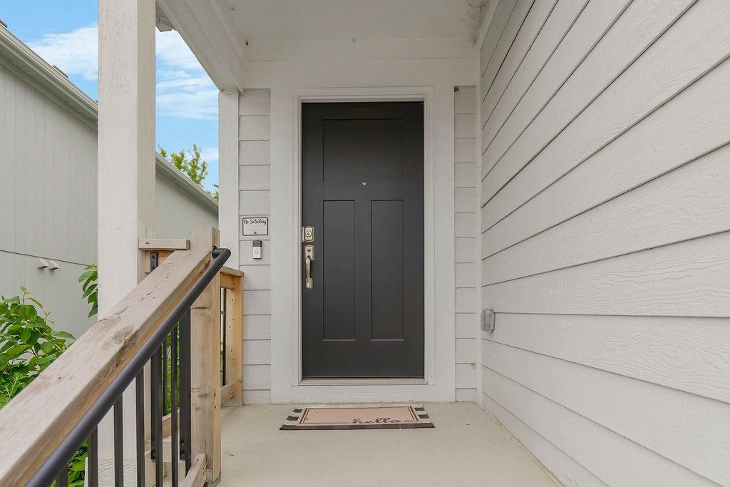 511 Hampstead Drive Property Photo 2