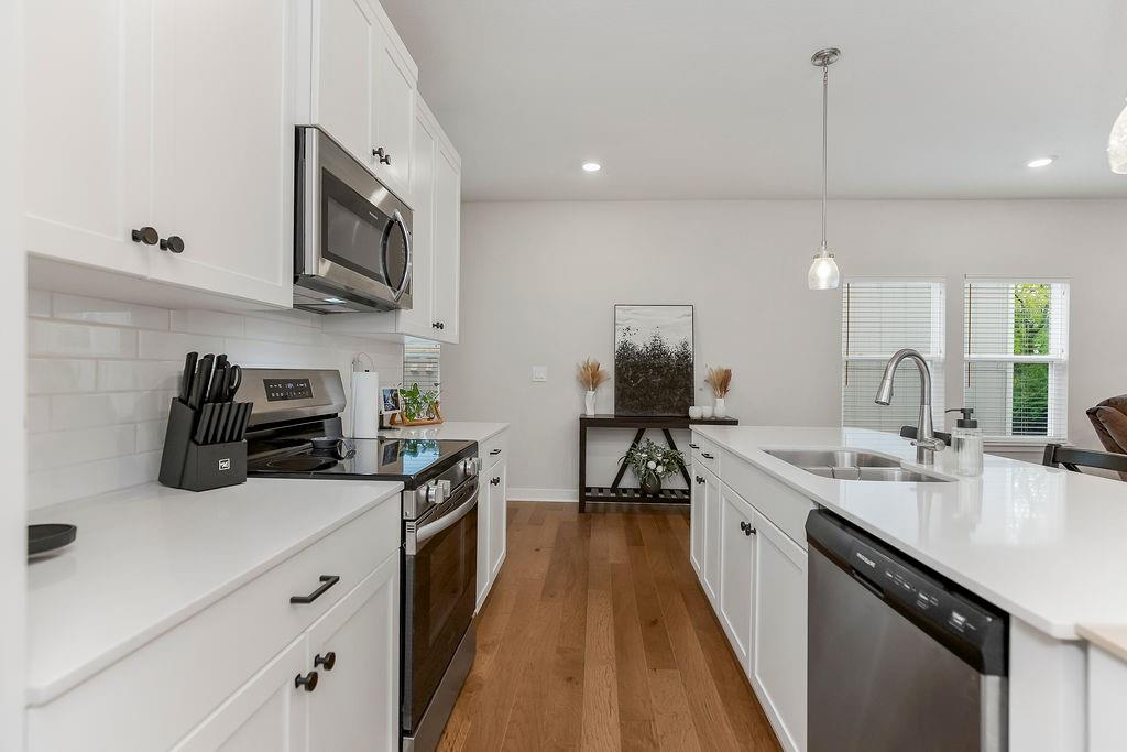 511 Hampstead Drive Property Photo 10