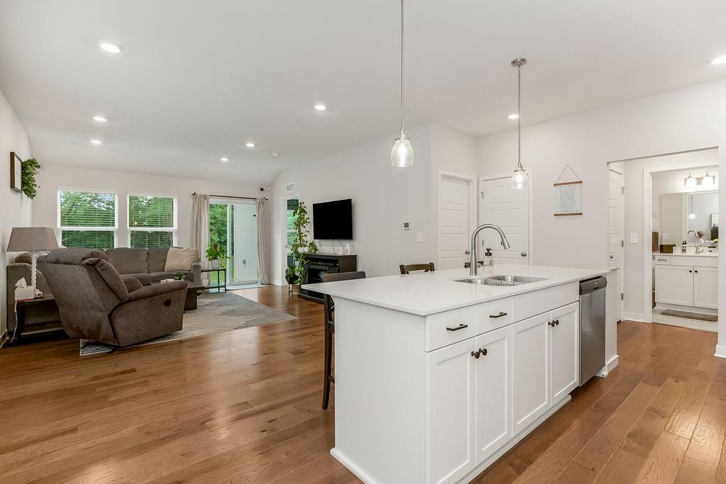 511 Hampstead Drive Property Photo 11