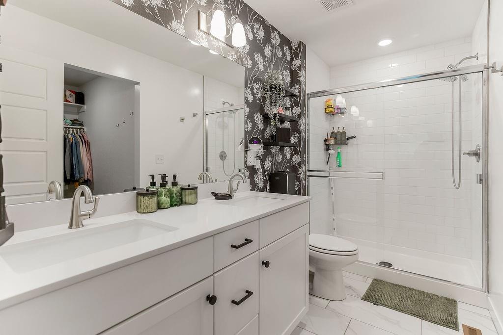 511 Hampstead Drive Property Photo 15