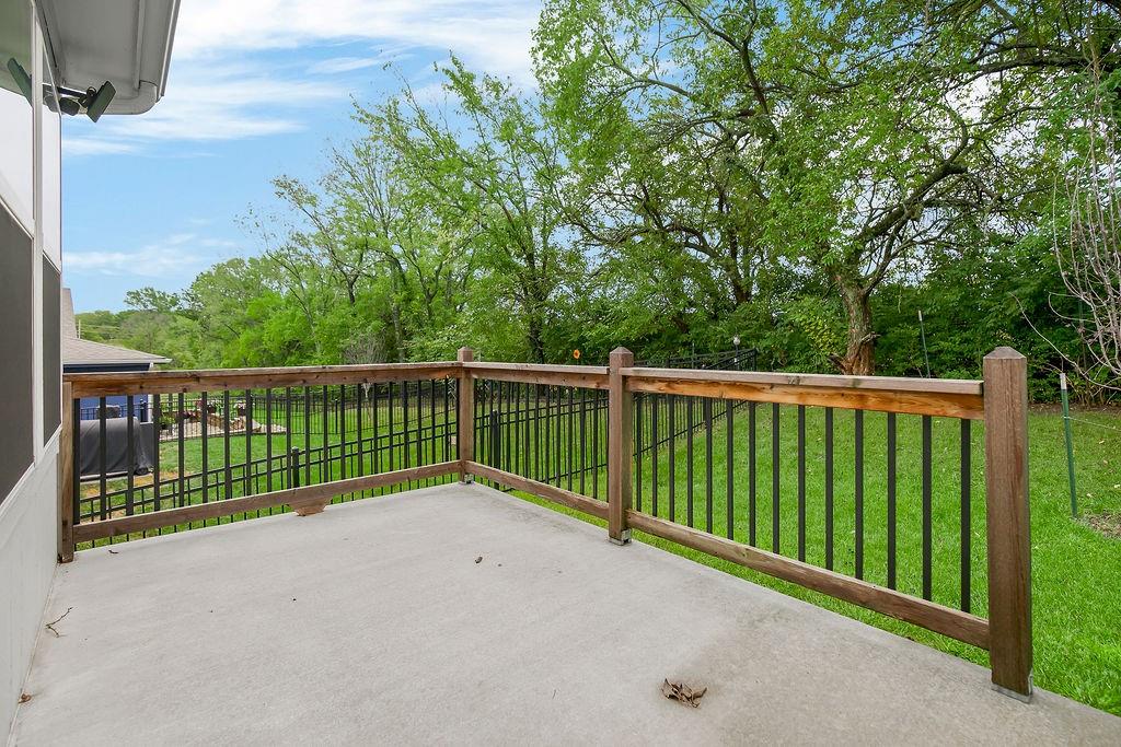 511 Hampstead Drive Property Photo 26