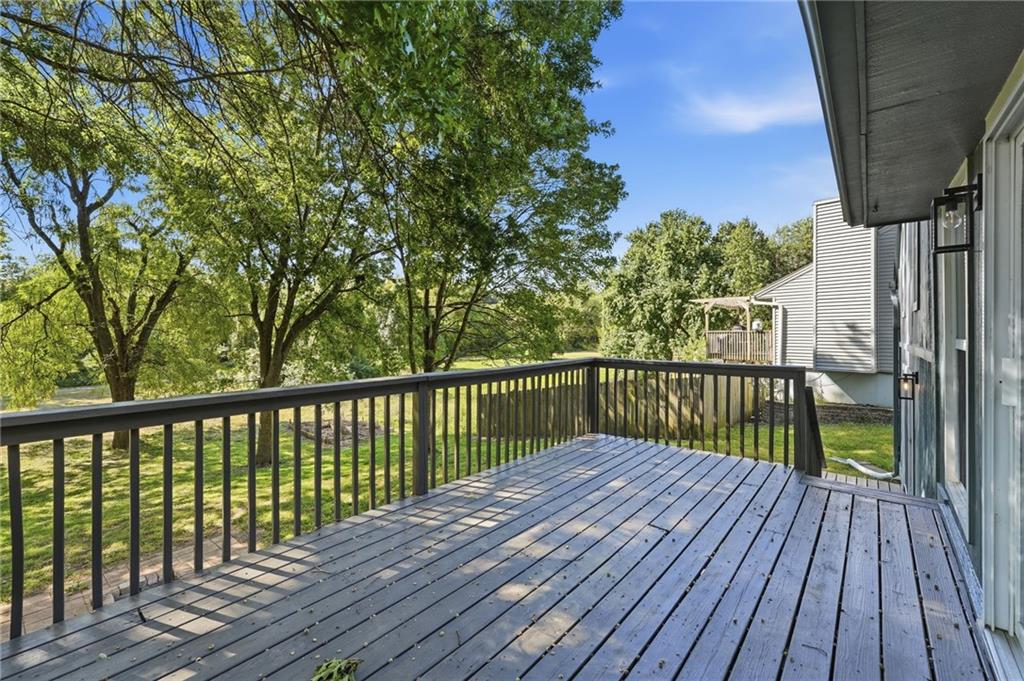 1809 Ne Gatewood Drive Property Photo 33